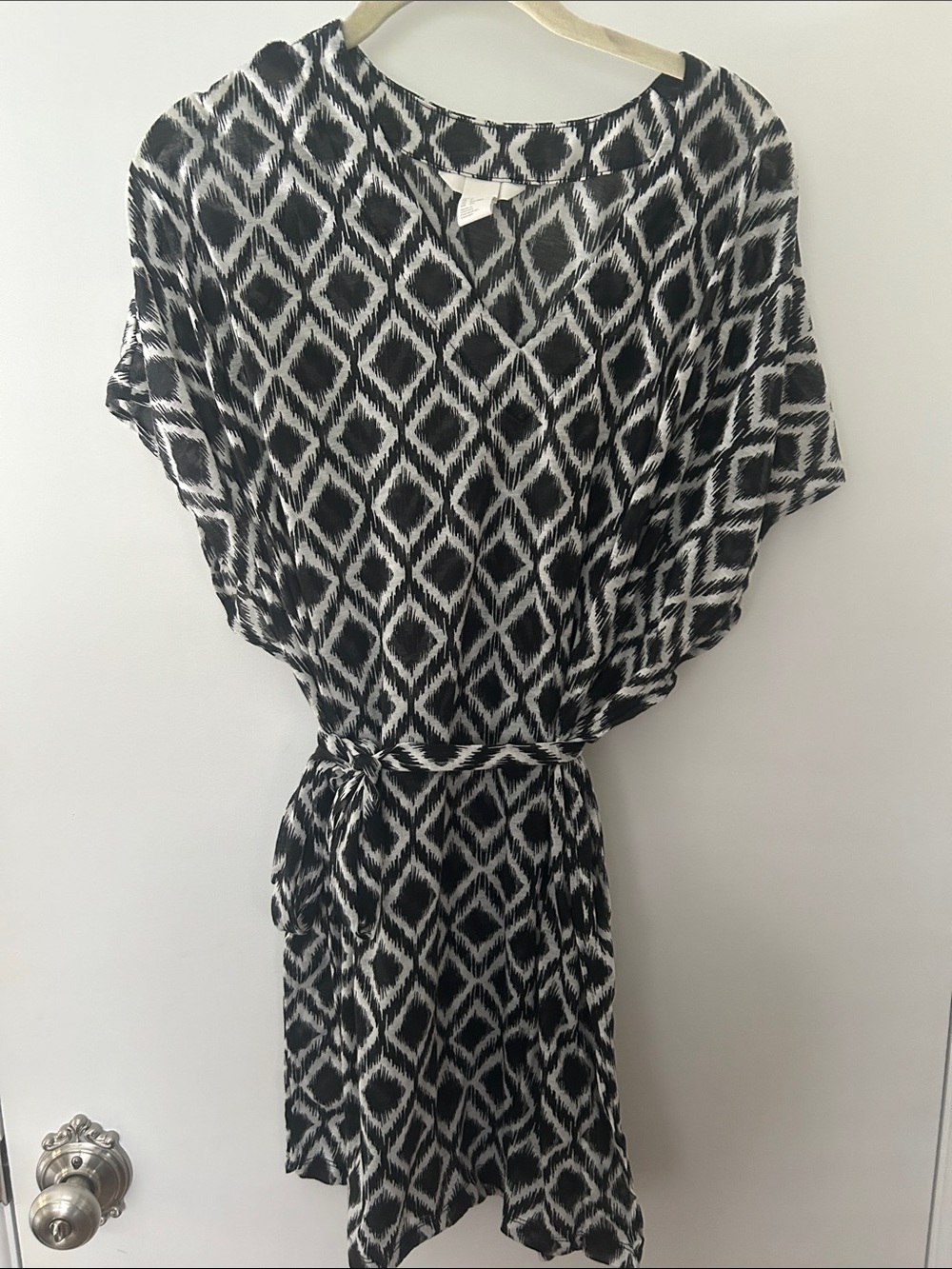 Black & White Diamond Print Belted Cover up